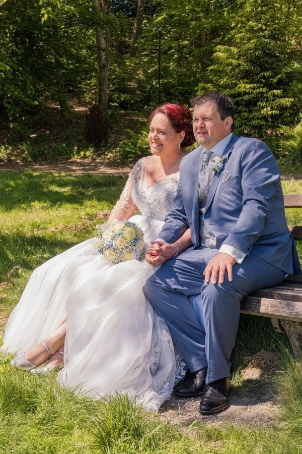 Elegant V-neck Tulle A-line Plus Size Wedding Dresses with Lace Applique