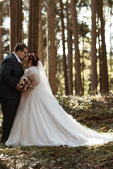 Boho V-neck Short Sleeves Plus Size Wedding Dresses with Sash