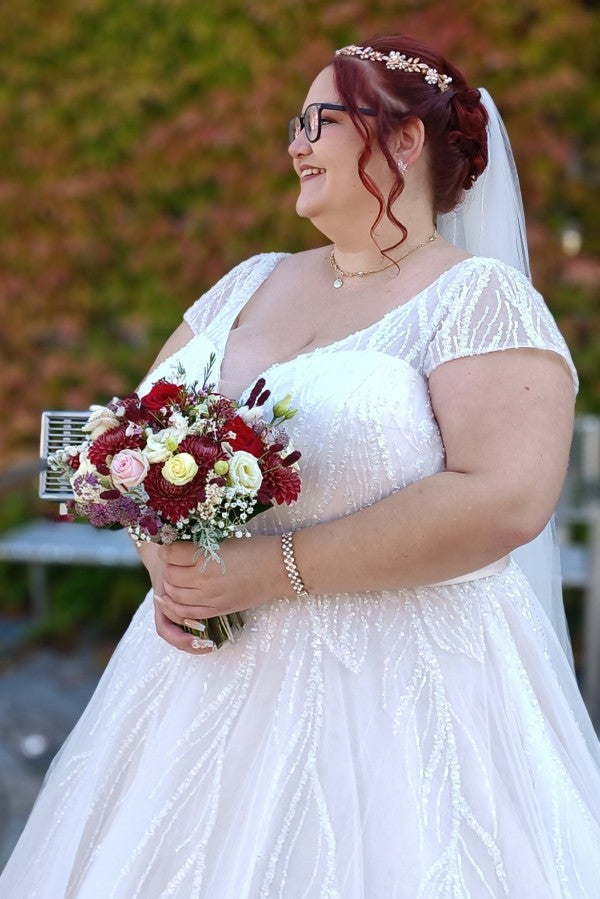 Boho V-neck Short Sleeves Plus Size Wedding Dresses with Sash